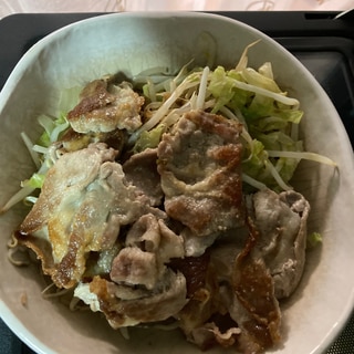 豚肉もやしレタス炒め(^^)/